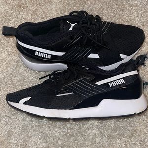 Puma Sneakers